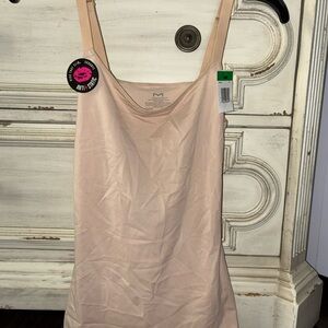 Maidenform Cream Sleeveless Top